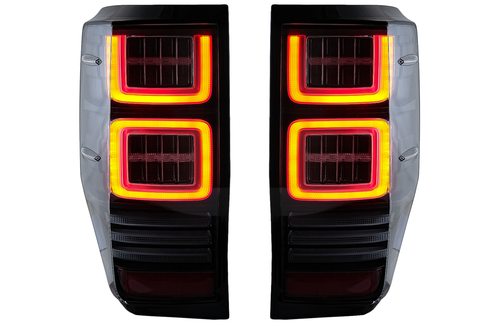 Ford Rangerhez (2012-2018) alkalmas LED hátsó lámpák Clear, szekvenciális dinamikus kanyarodó lámpákkal