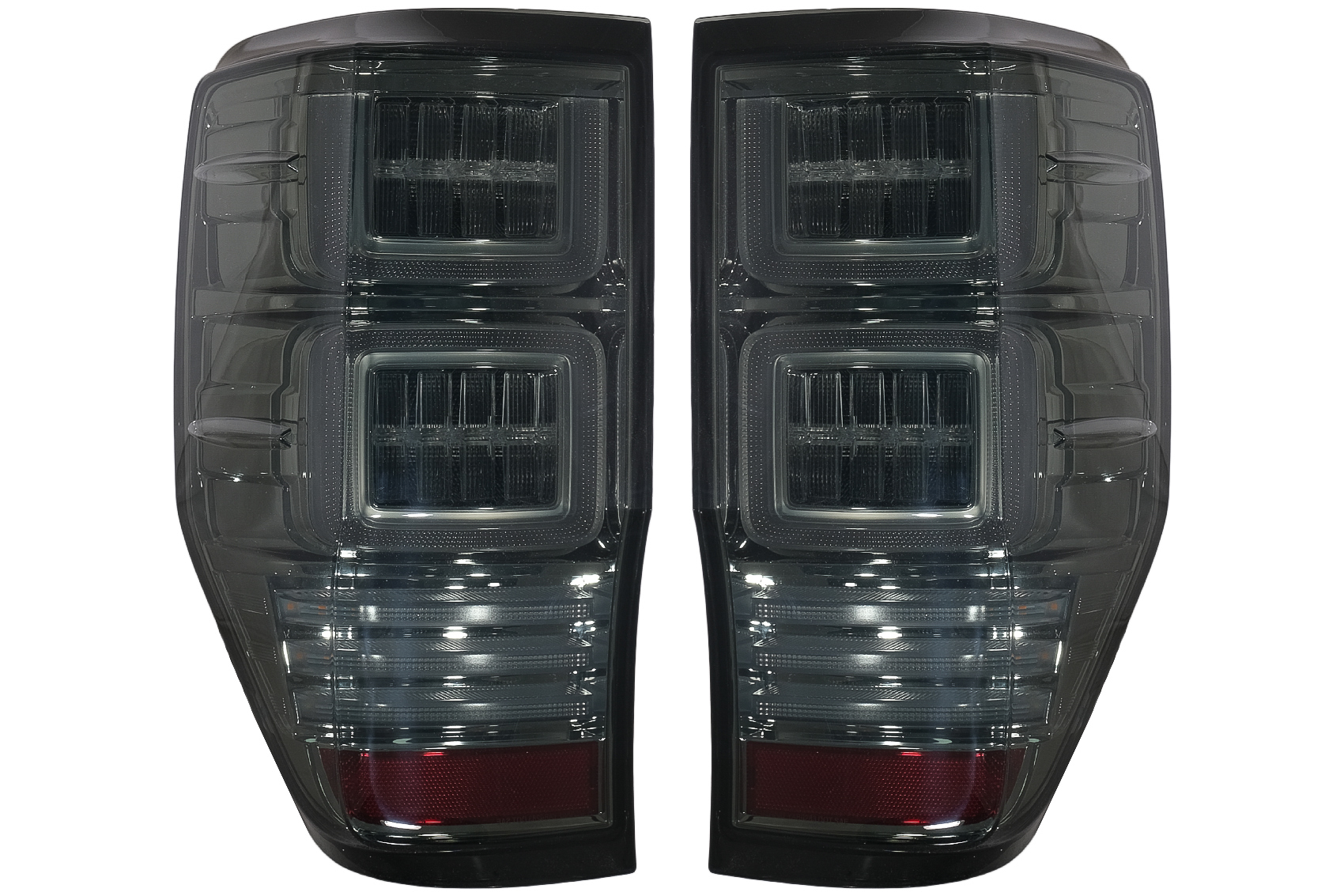 Ford Rangerhez (2012-2018) alkalmas LED hátsó lámpák szekvenciális dinamikus kanyarodólámpákkal füstölve
